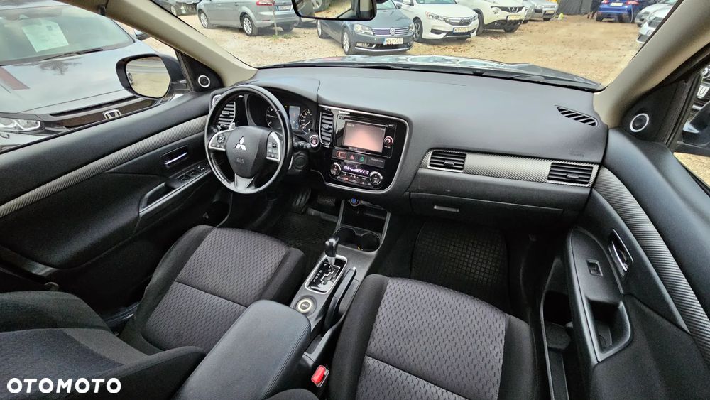 Mitsubishi Outlander 2.2 DID Intense + - 15