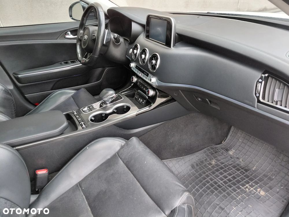Kia Stinger 3.3 T-GDI AWD GT - 25