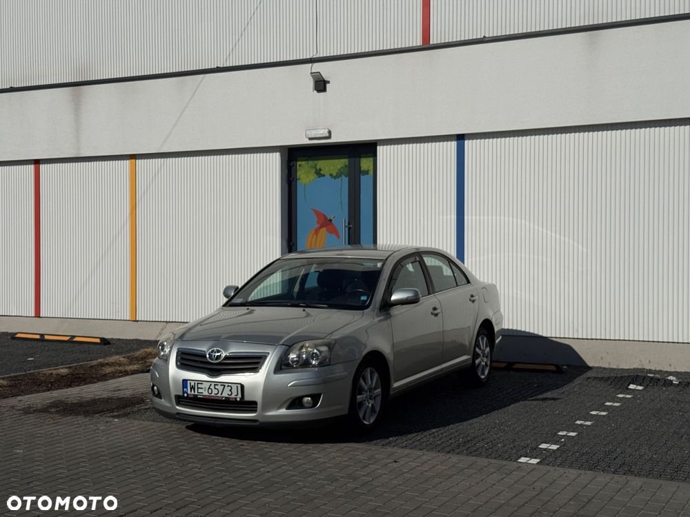 Toyota Avensis 2.0 VVT-i Sol - 2