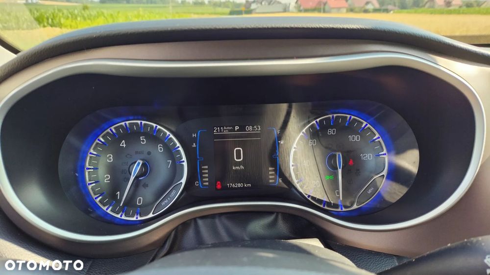 Chrysler Pacifica - 10