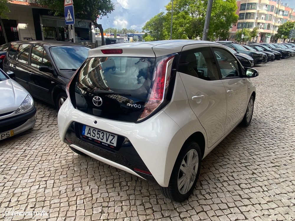 Toyota Aygo x-play touch - 21