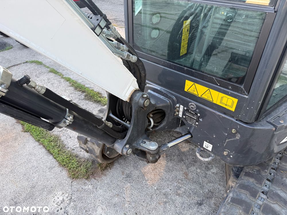 Bobcat Minikoparka E27z - 13
