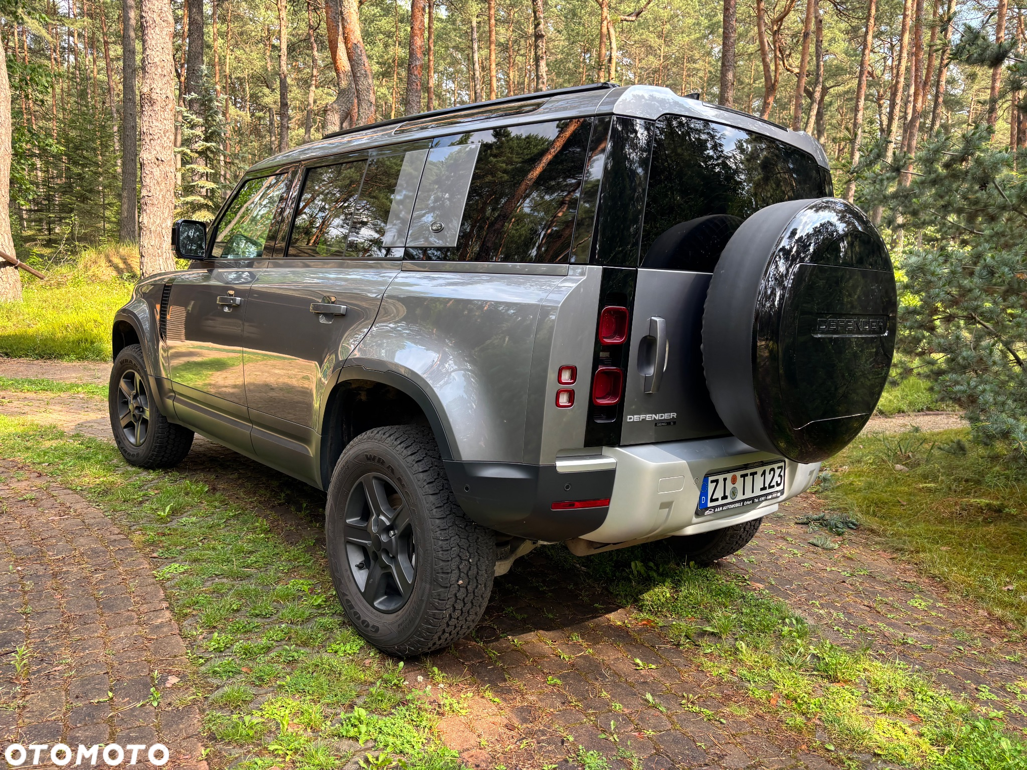 Land Rover Defender 110 2.0 D240 S - 32
