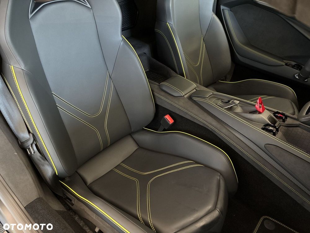 Lamborghini Revuelto - 10