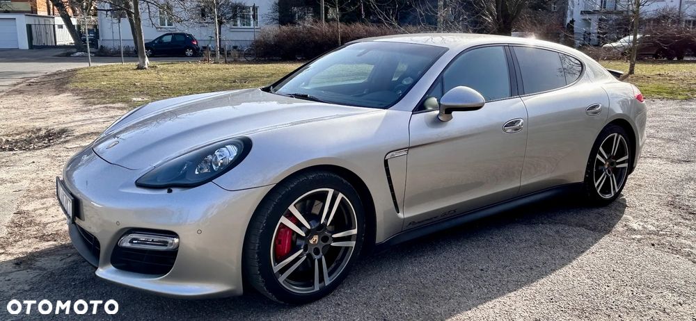Porsche Panamera GTS PDK - 12