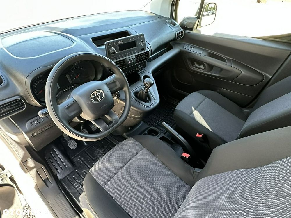 Toyota Proace City - 17