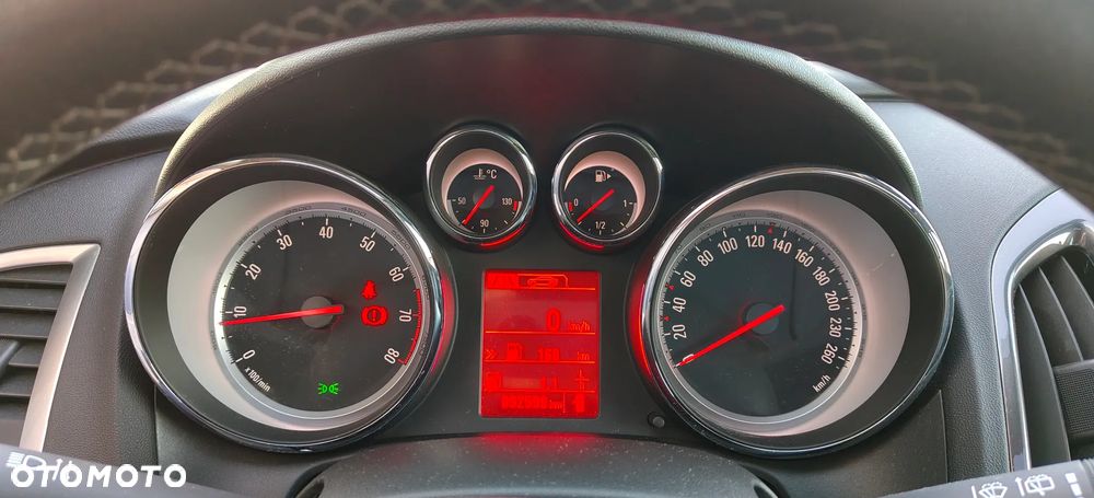Opel Astra 1.4 Turbo Exklusiv - 24