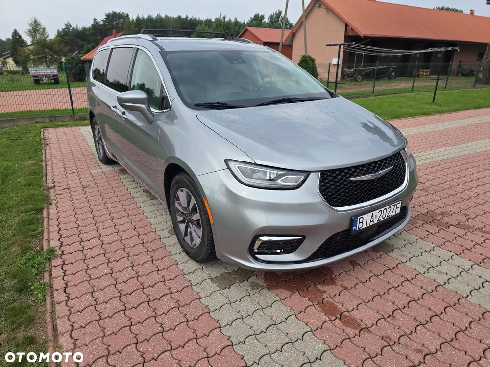 Chrysler Pacifica - 1