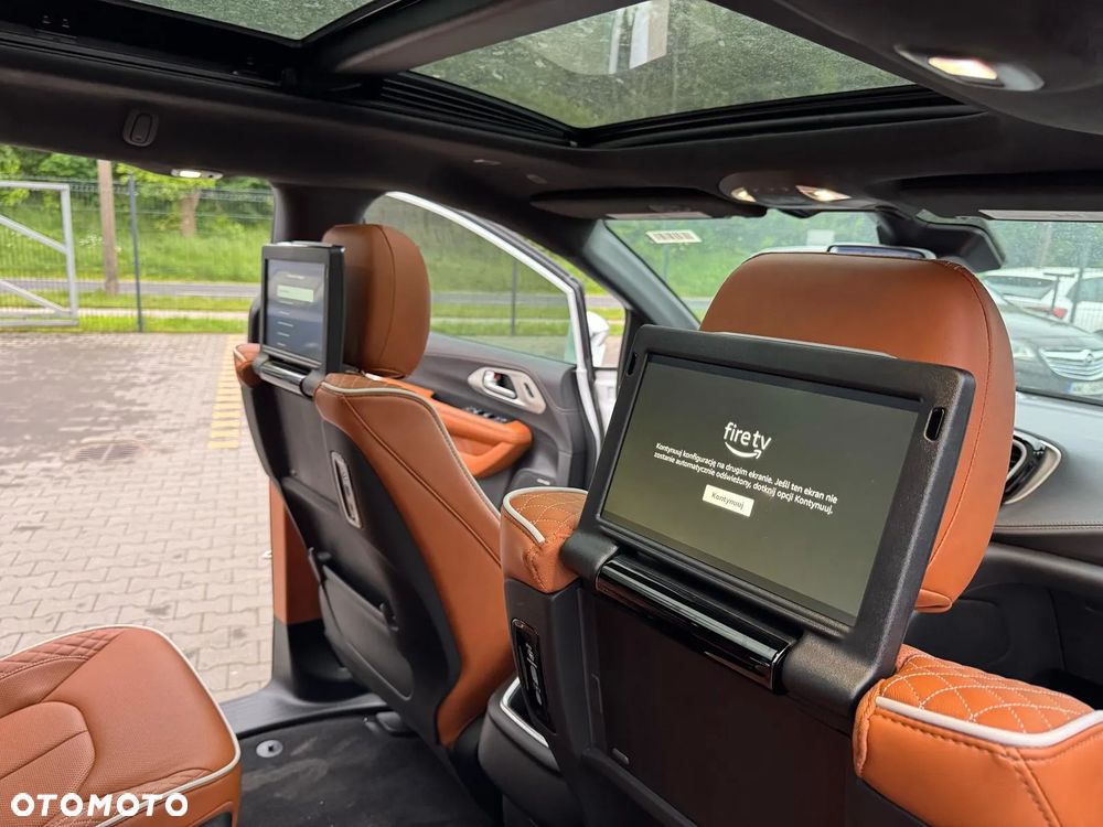 Chrysler Pacifica - 13