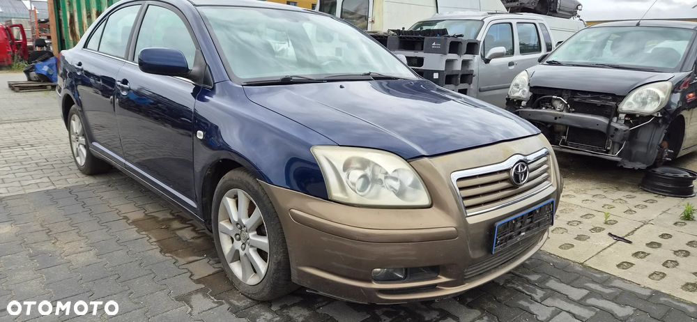 Toyota Avensis T25 przedlift 2,0 D4D 85kW 116KM 2004r sedan kolor 8P4 - 1