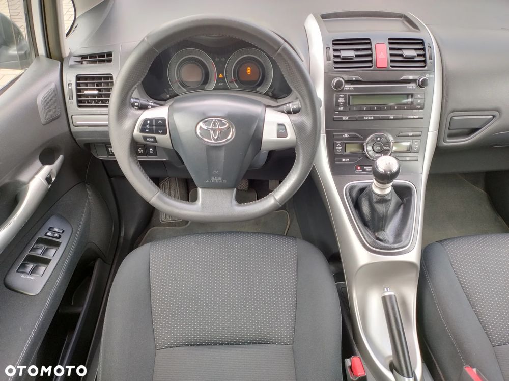 Toyota Auris 1.33 VVT-i - 25