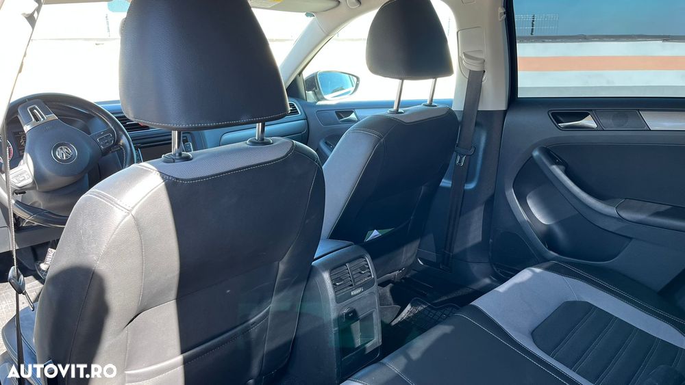 Volkswagen Jetta 1.6 TDI CR DPF DSG Comfortline - 18