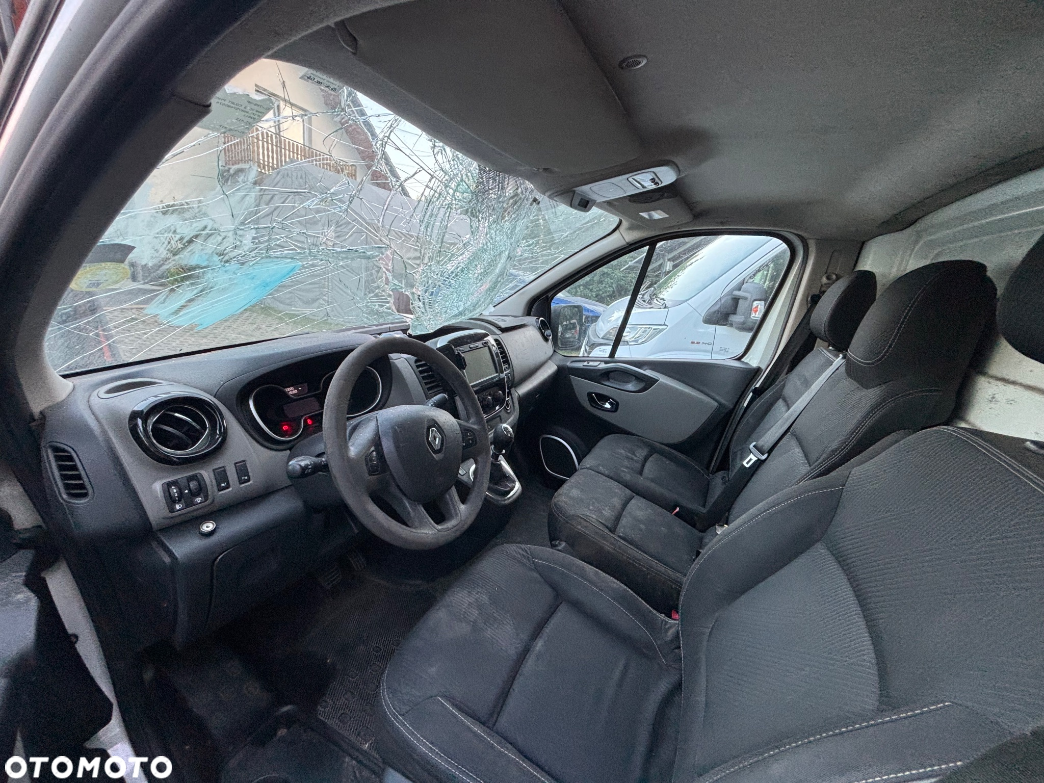 Renault Trafic - 12
