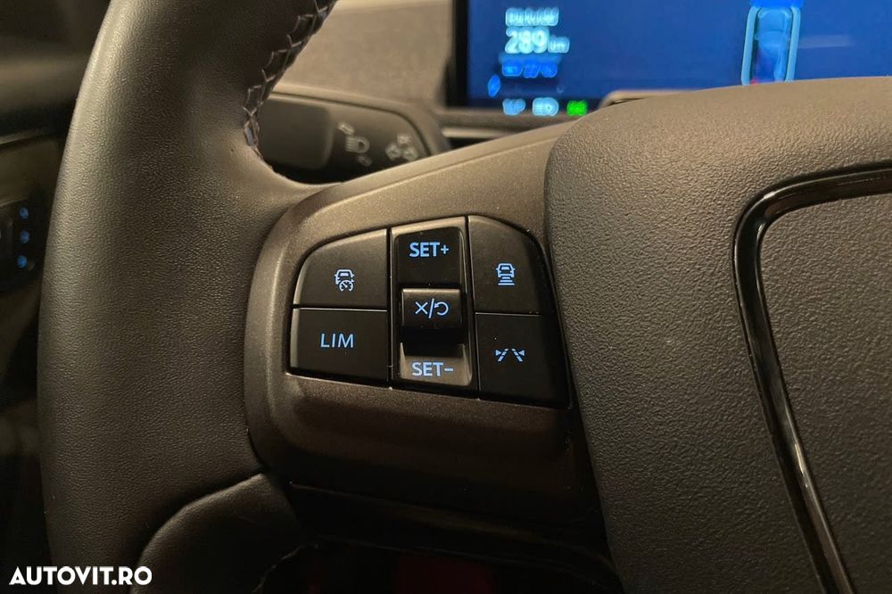 Ford Mustang Mach-E AWD GT - 13