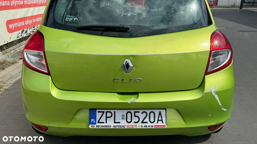 Renault Clio - 10