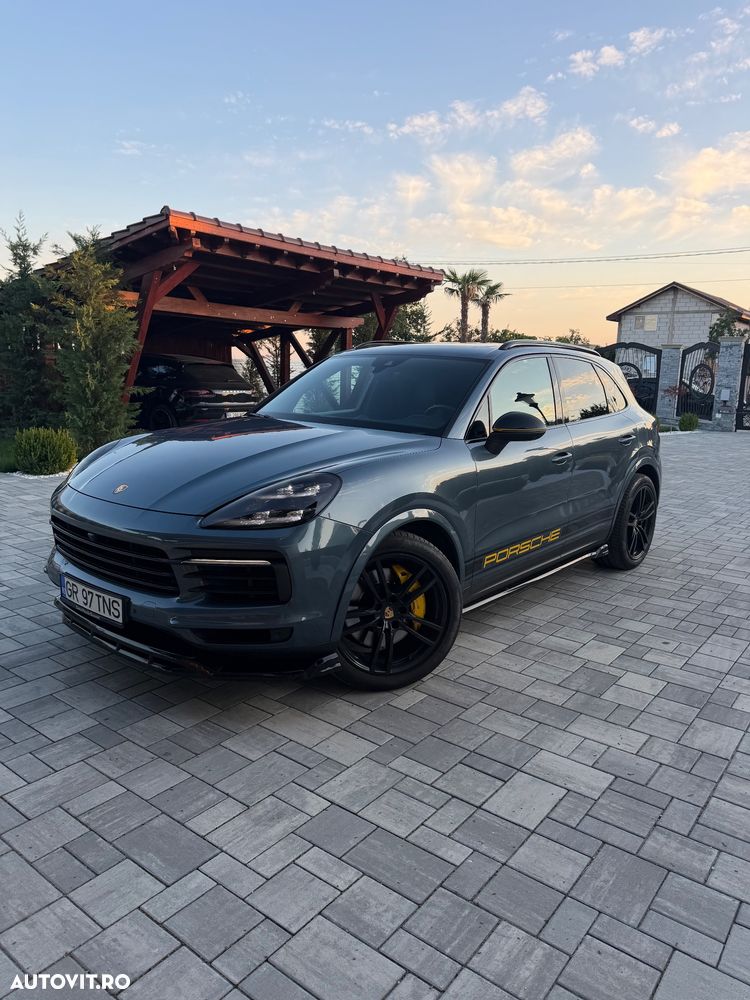 Porsche Cayenne S - 1