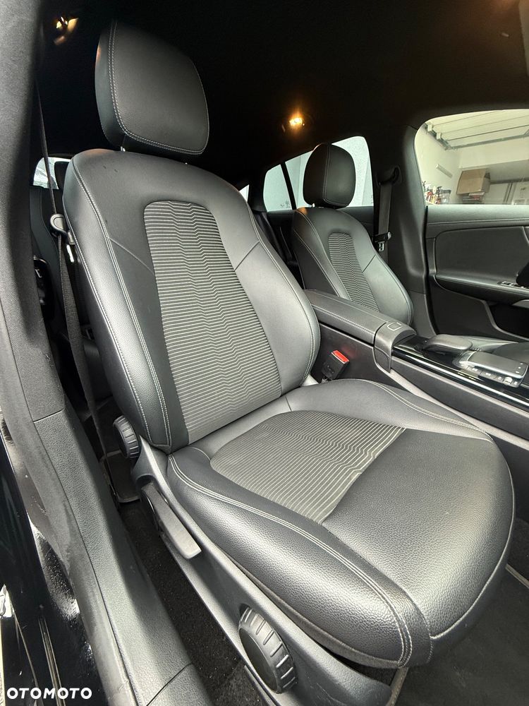 Mercedes-Benz CLA 180 7G-DCT Edition Progressive Line - 25