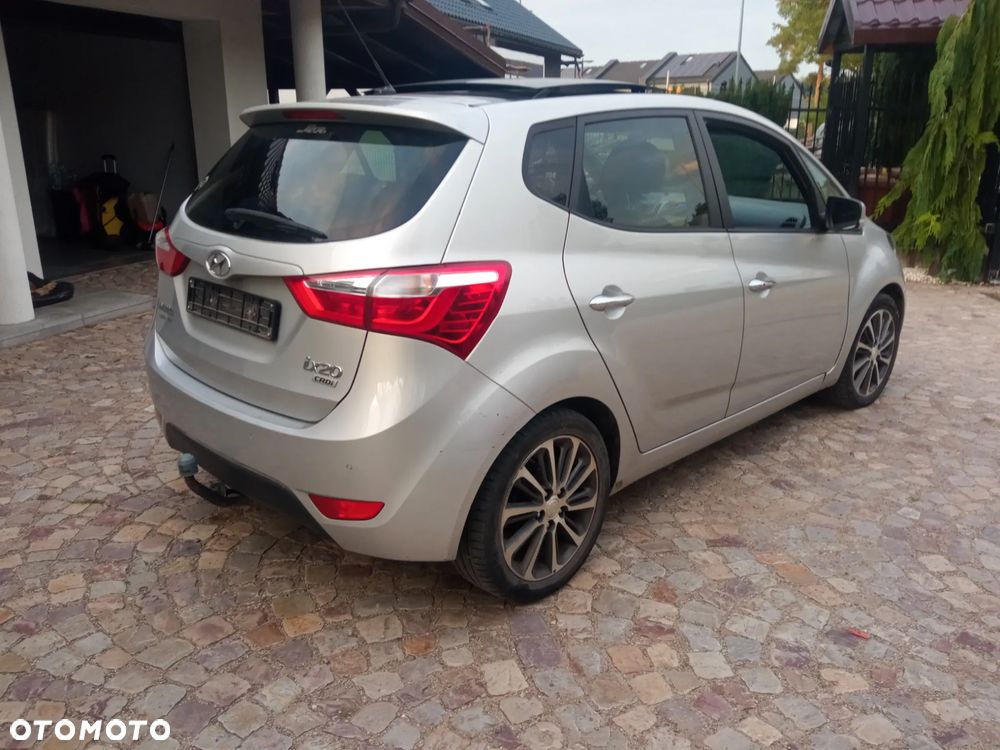 Hyundai ix20 1.6 CRDi Fifa World Cup Edition - 6