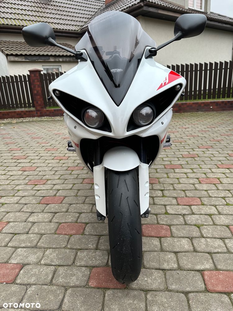 Yamaha R1 - 2