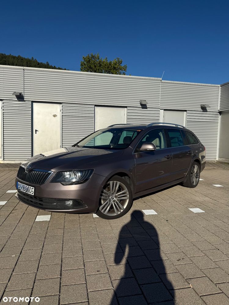 Skoda Superb 2.0 TDI 4x4 Elegance DSG - 1