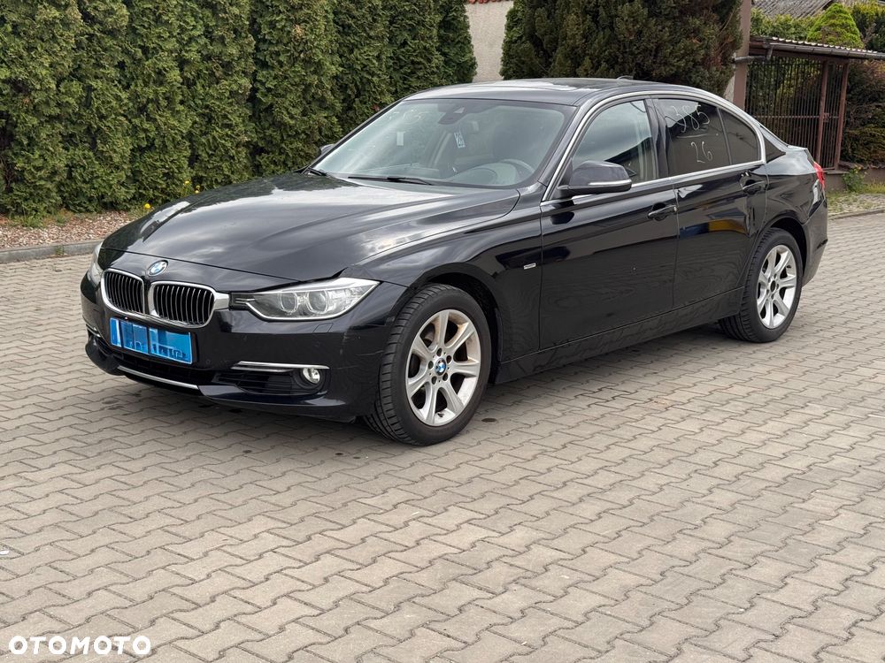 BMW Seria 3 330d xDrive Sport-Aut Luxury Line - 2