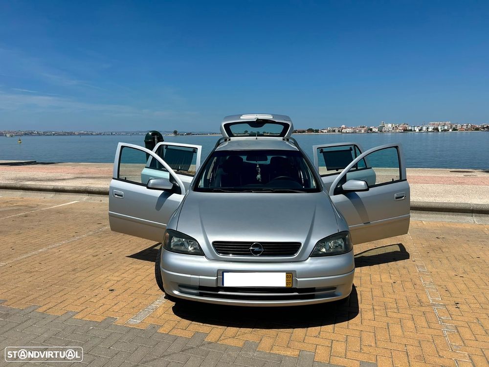 Opel Astra Caravan 1.4 Selection — fotografia 3