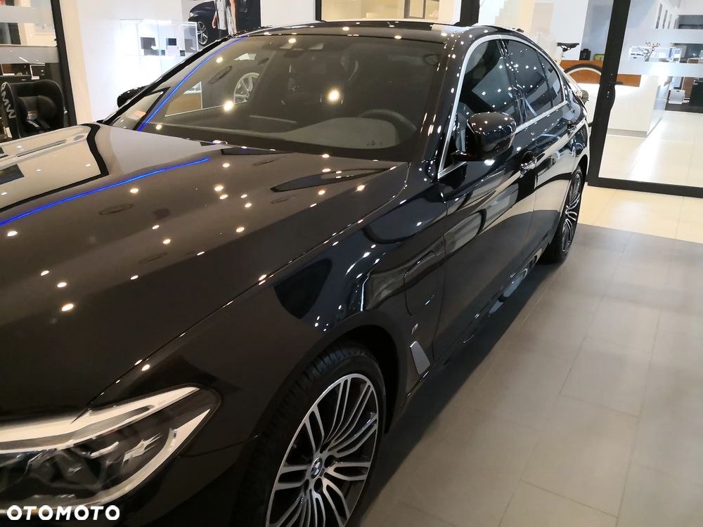 BMW Seria 5 530e iPerformance M Sport sport - 1