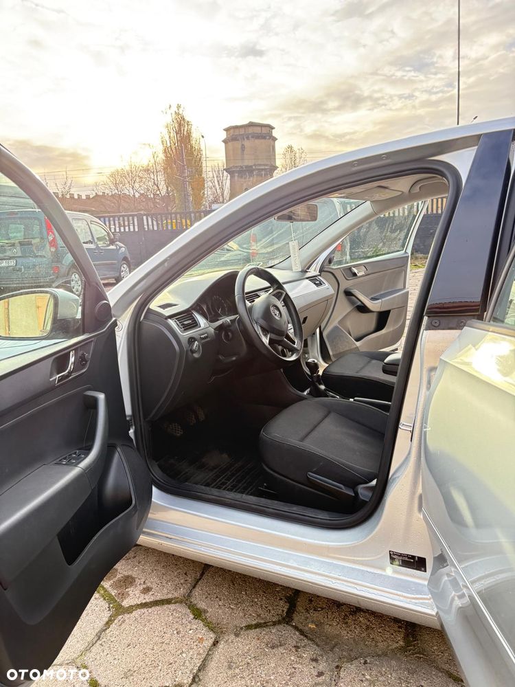 Skoda RAPID 1.6 TDI DPF Ambition - 8