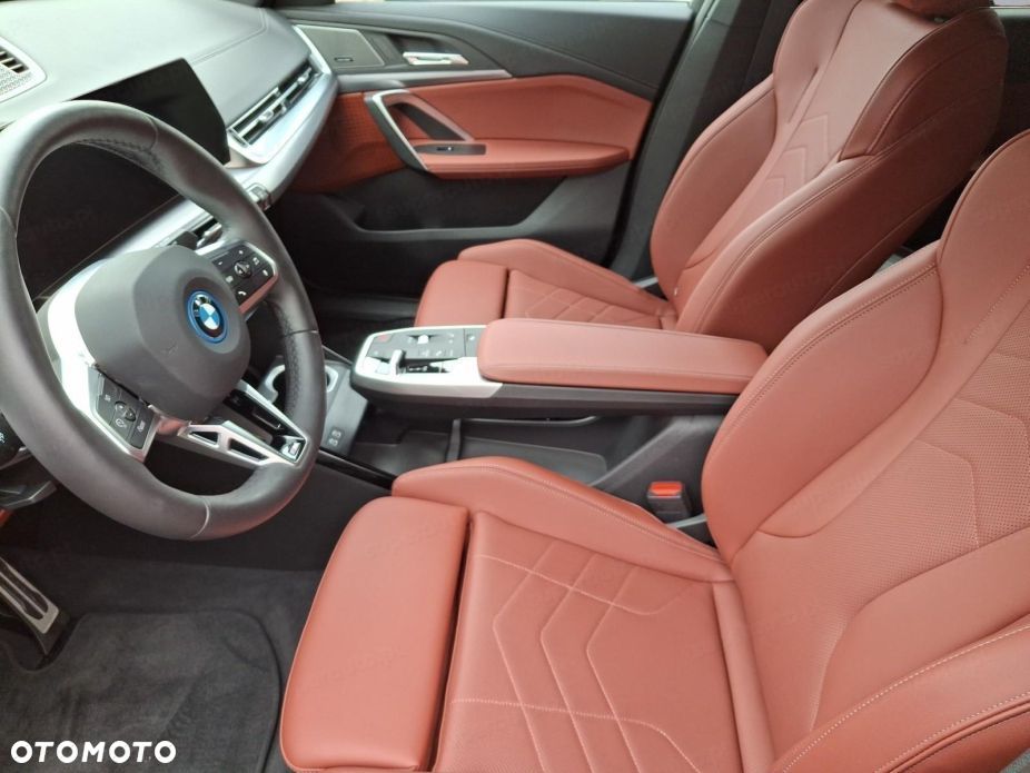 BMW iX2 - 6