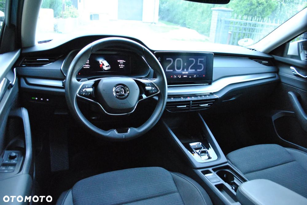 Skoda Octavia 2.0 TDI DSG Ambition - 9
