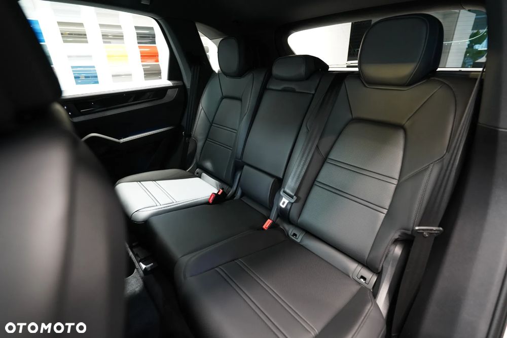 Porsche Cayenne Standard - 19