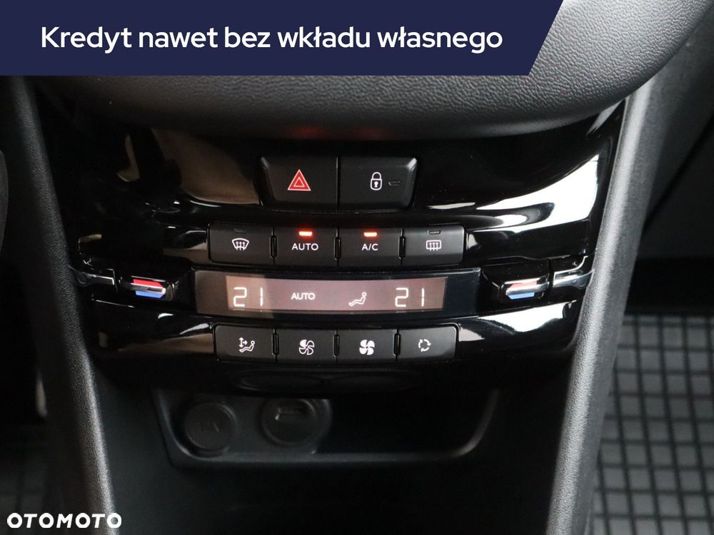 Peugeot 208 - 15