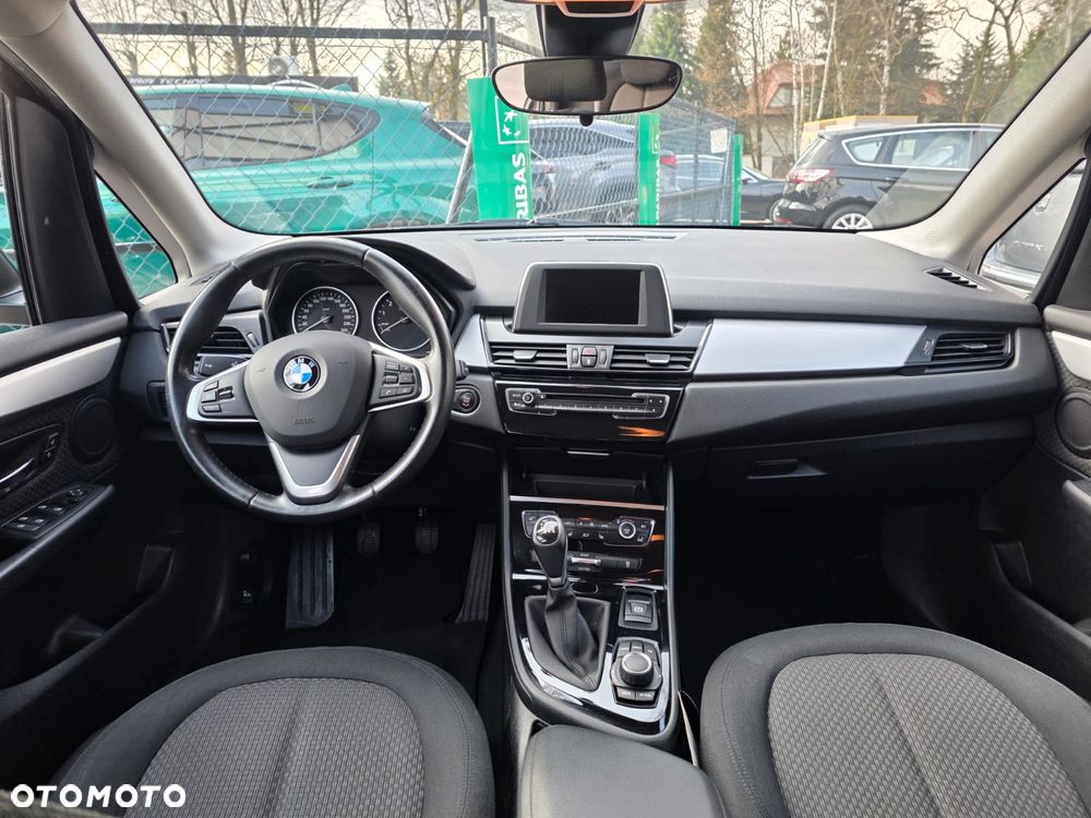BMW Seria 2 218i - 12
