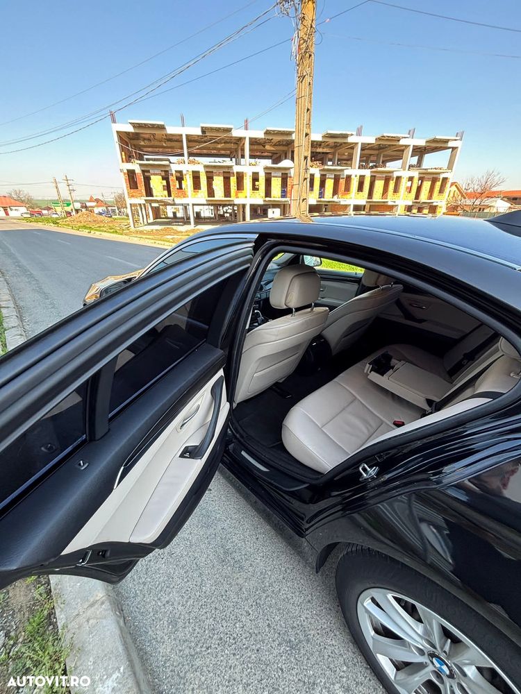 BMW Seria 5 520d Aut. Luxury Line - 7