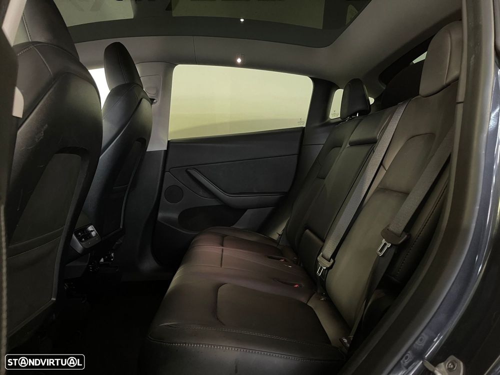 Tesla Model Y Long Range Dual Motor AWD - 15