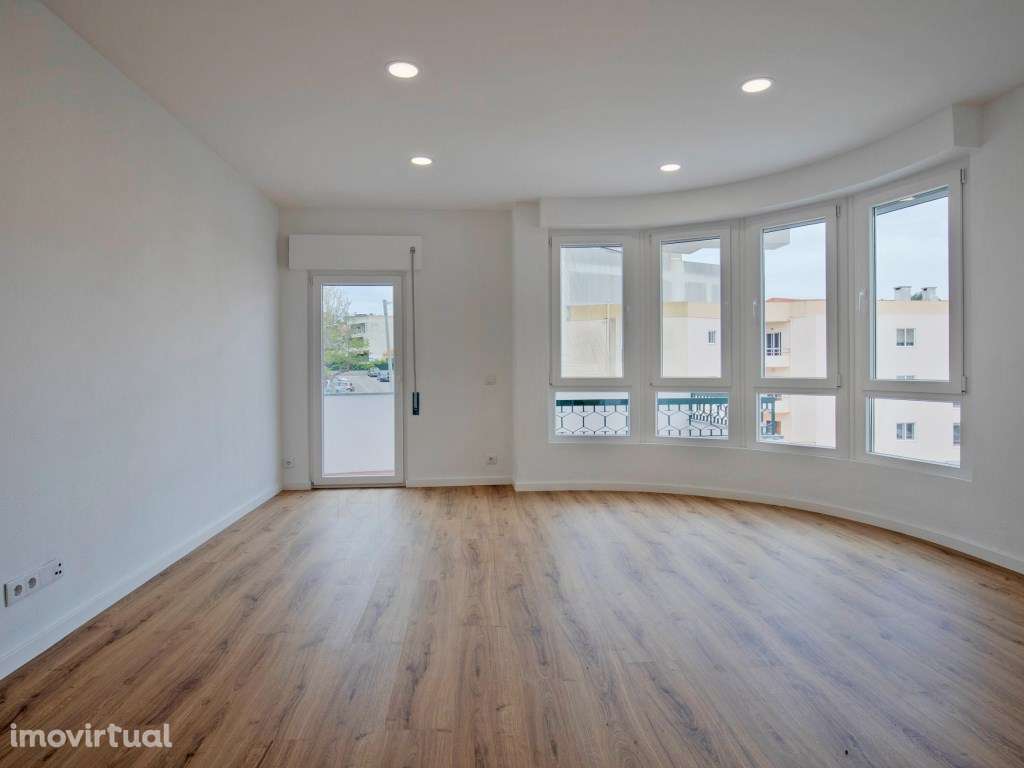 Excelente Apartamento T2 no centro de Santana - Grande imagem: 3/30