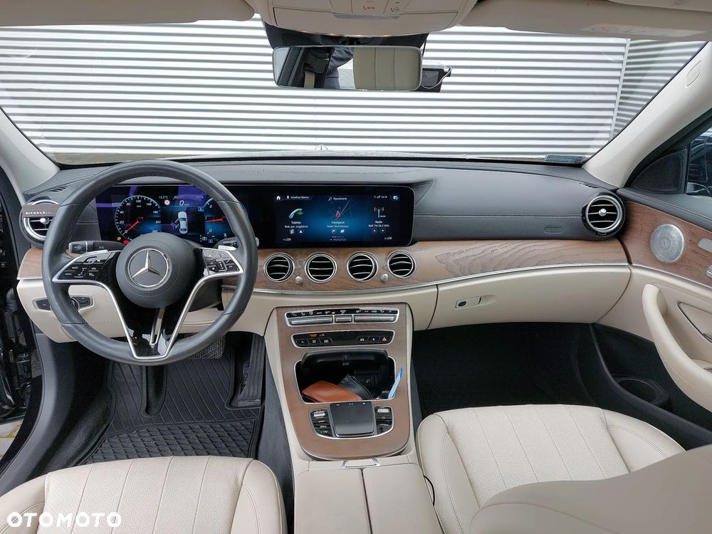 Mercedes-Benz Klasa E 220 d 4-Matic Avantgarde - 16