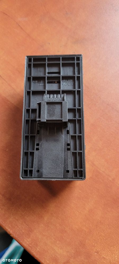 Przełącznik panel sterowania szyb Audi A3 8P - 2