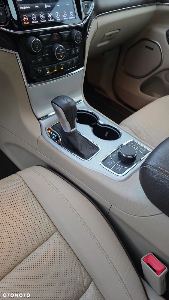Jeep Grand Cherokee - 18