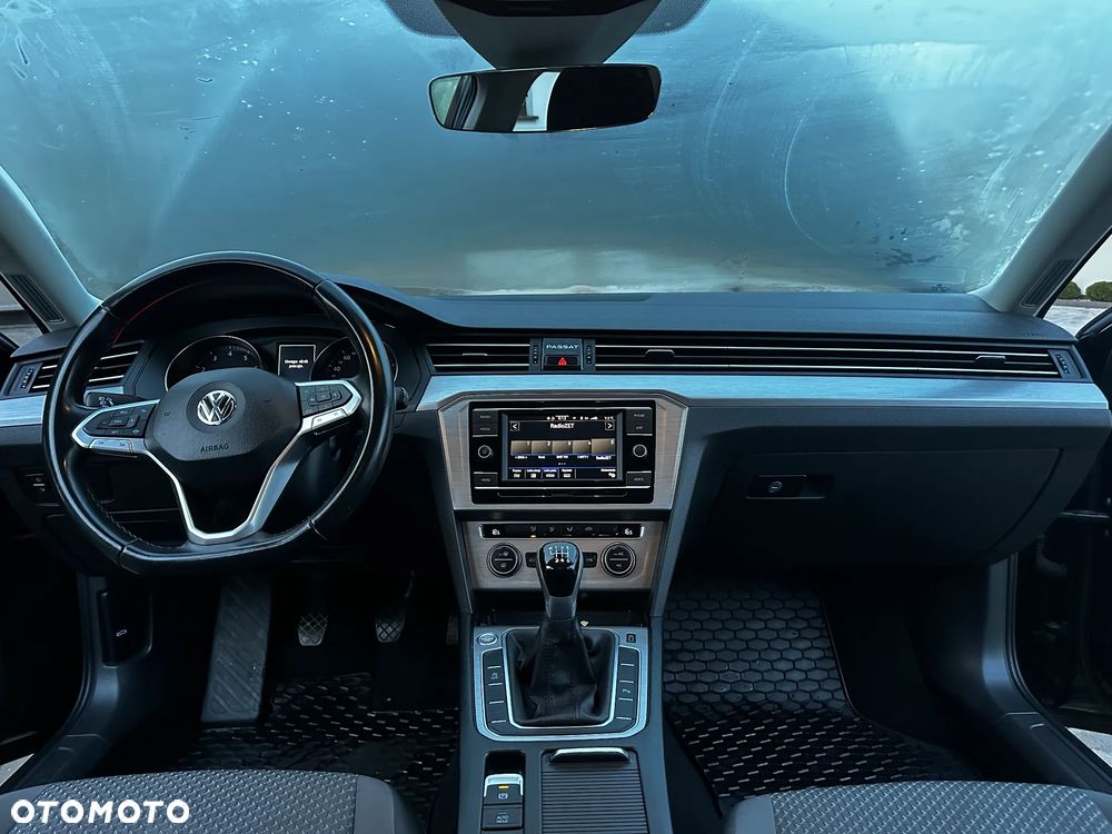 Volkswagen Passat - 13