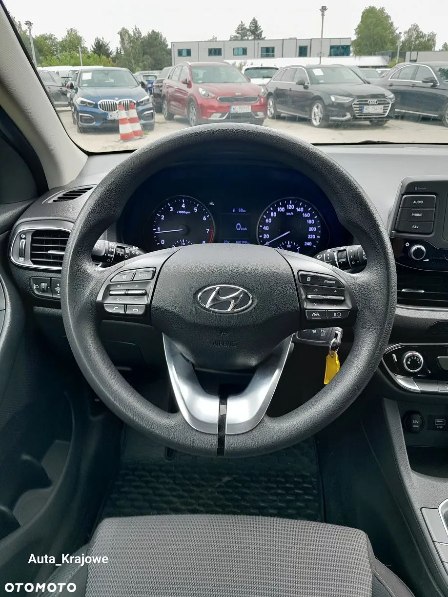 Hyundai i30 1.5 DPI Classic + - 11
