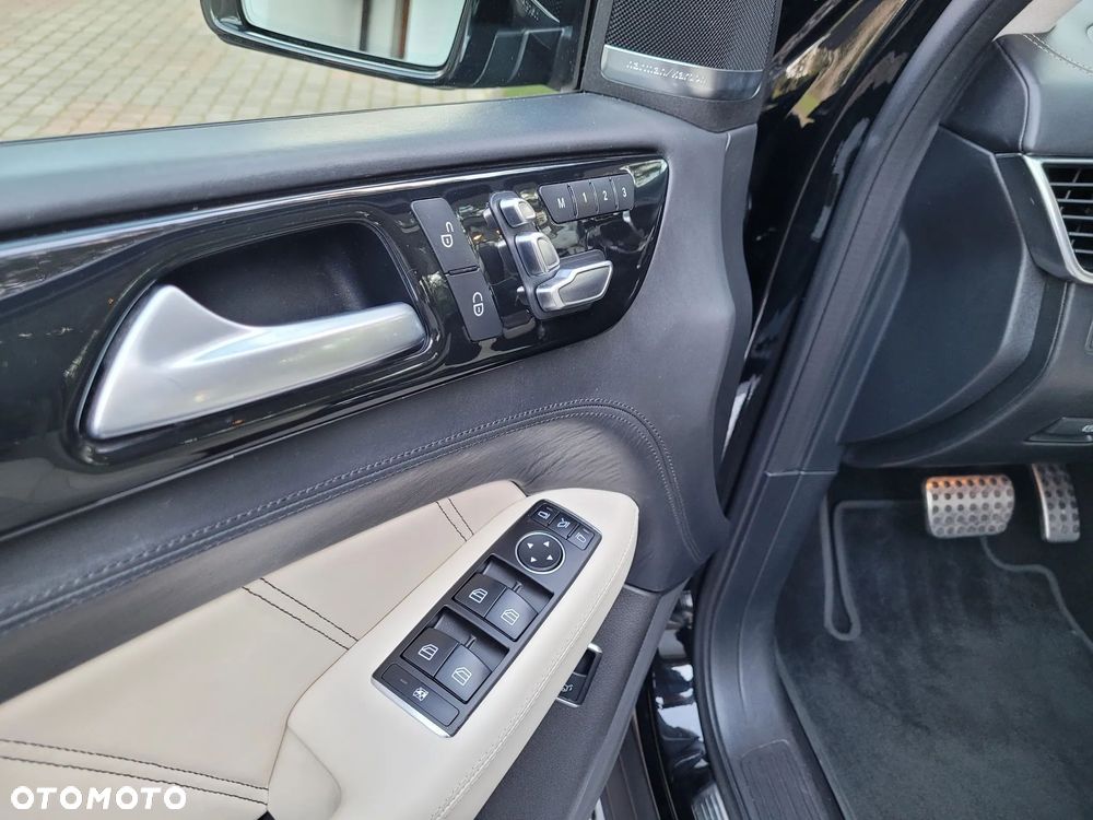 Mercedes-Benz GLE - 22