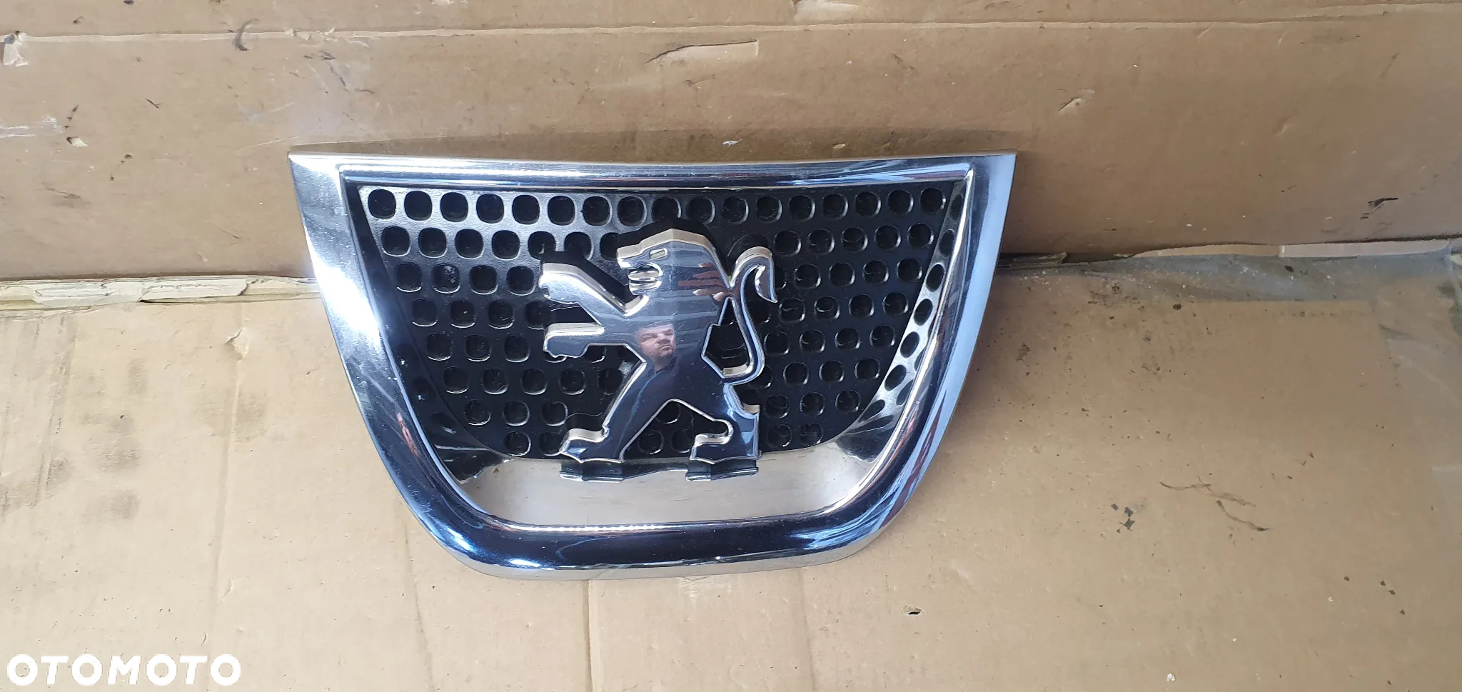 Znaczek emblemat logo przód Peugeot 3008 6098425426 - 2