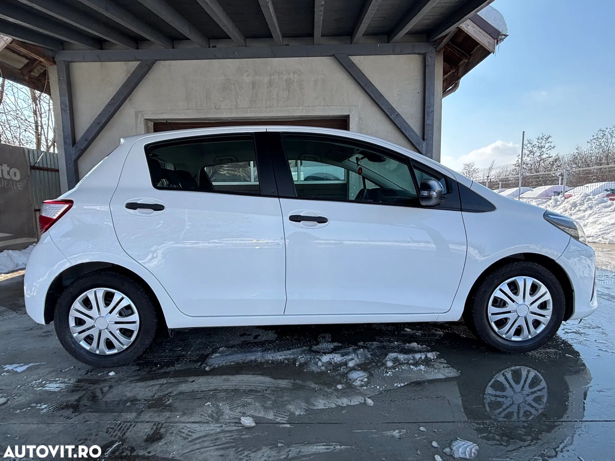 Toyota Yaris 1.0 L VVT-i Terra - 11