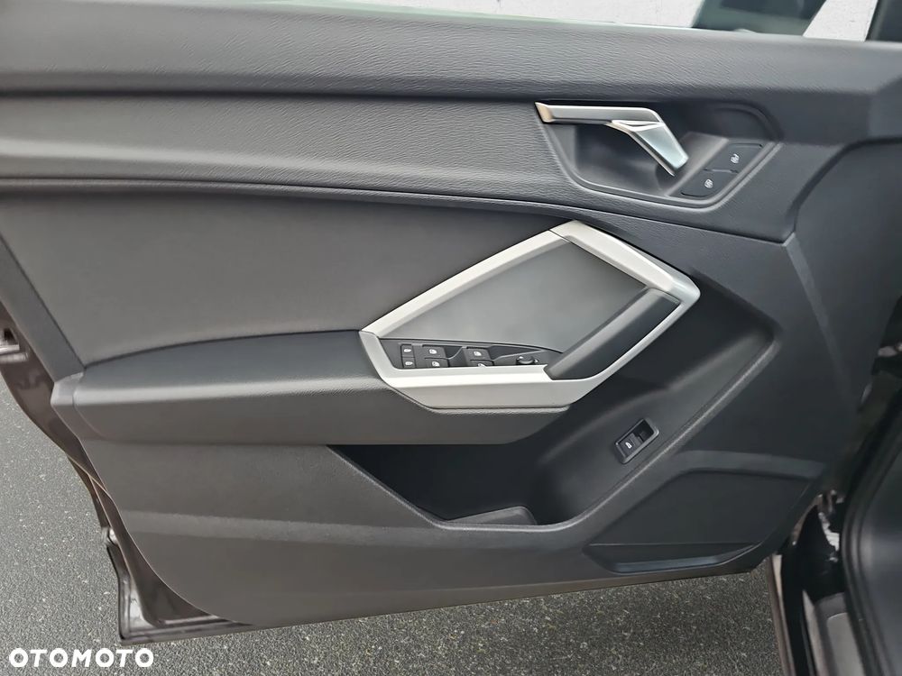 Audi Q3 35 TFSI - 11