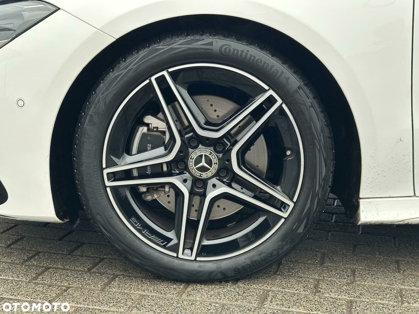 Mercedes-Benz CLA - 13
