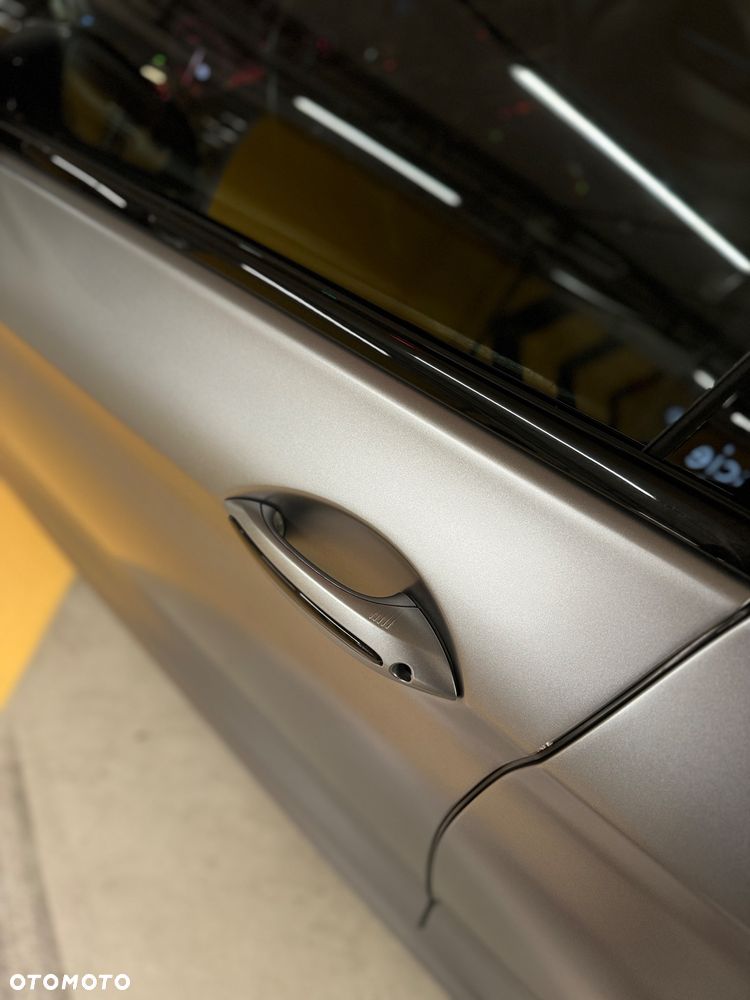 BMW Seria 6 650i - 8