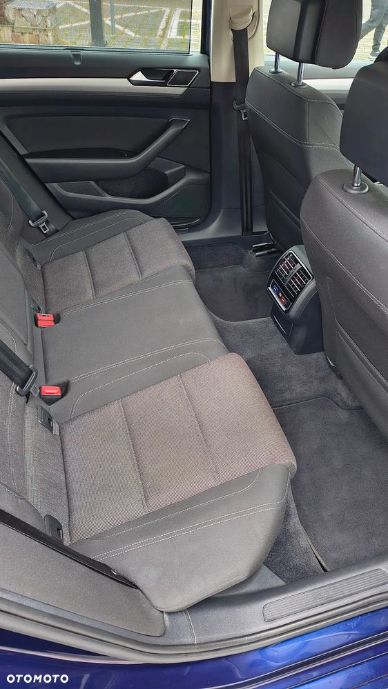 Volkswagen Passat 2.0 TDI BMT Comfortline - 24