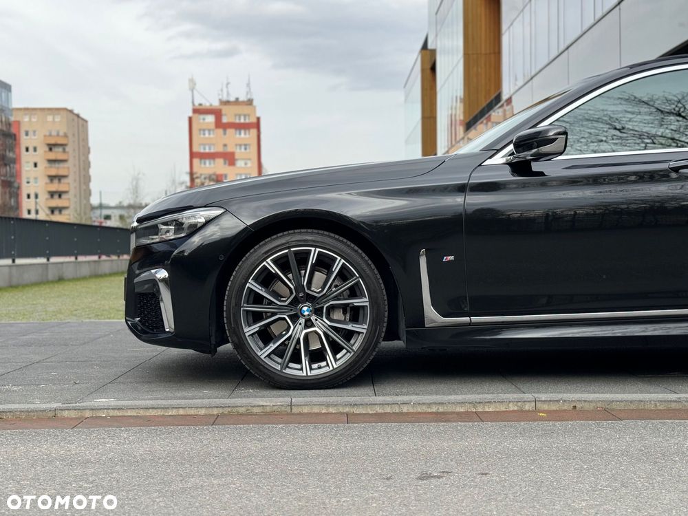BMW Seria 7 730d xDrive mHEV - 5