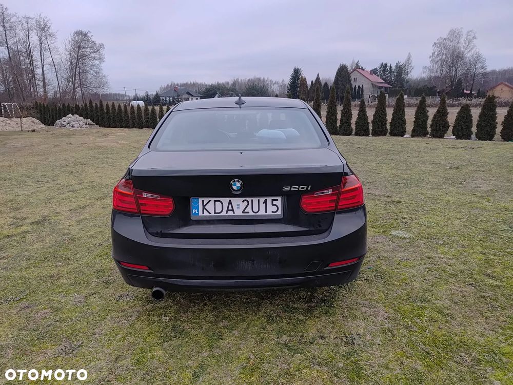 BMW Seria 3 320i - 2